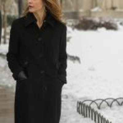 The Americans Keri Russell Black Coat